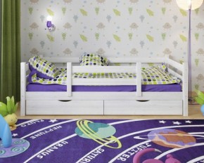 Детская кровать из массива березы Соня-5 (Белый/Лак) в Лабытнанги - labytnangi.mebel-74.com | фото