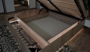 Спальня Джулия Кровать 160 МИ с подъемным механизмом Дуб крафт серый в Лабытнанги - labytnangi.mebel-74.com | фото